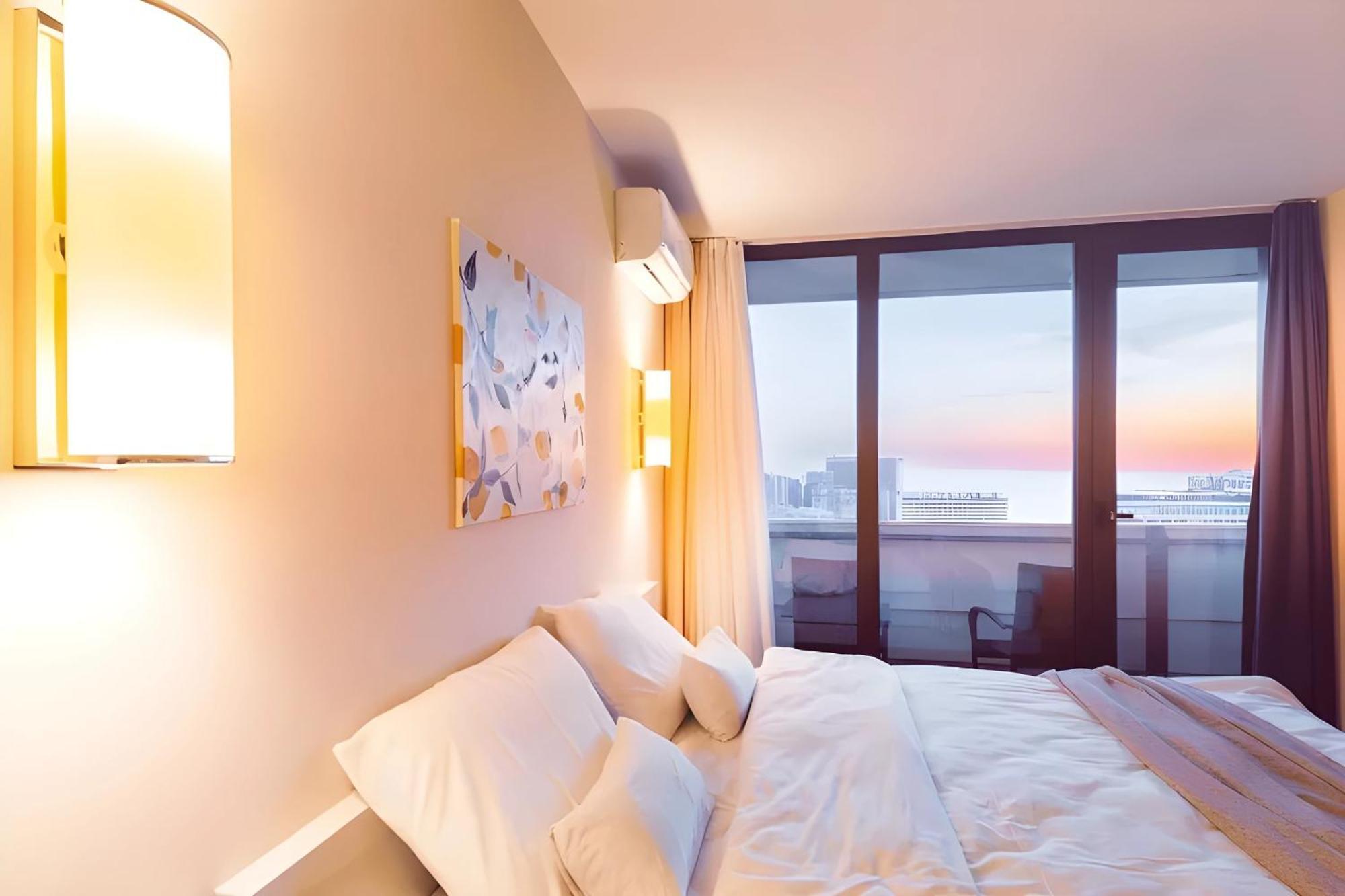 Luxury Orbi City Sea View Aparthotel 巴统 外观 照片