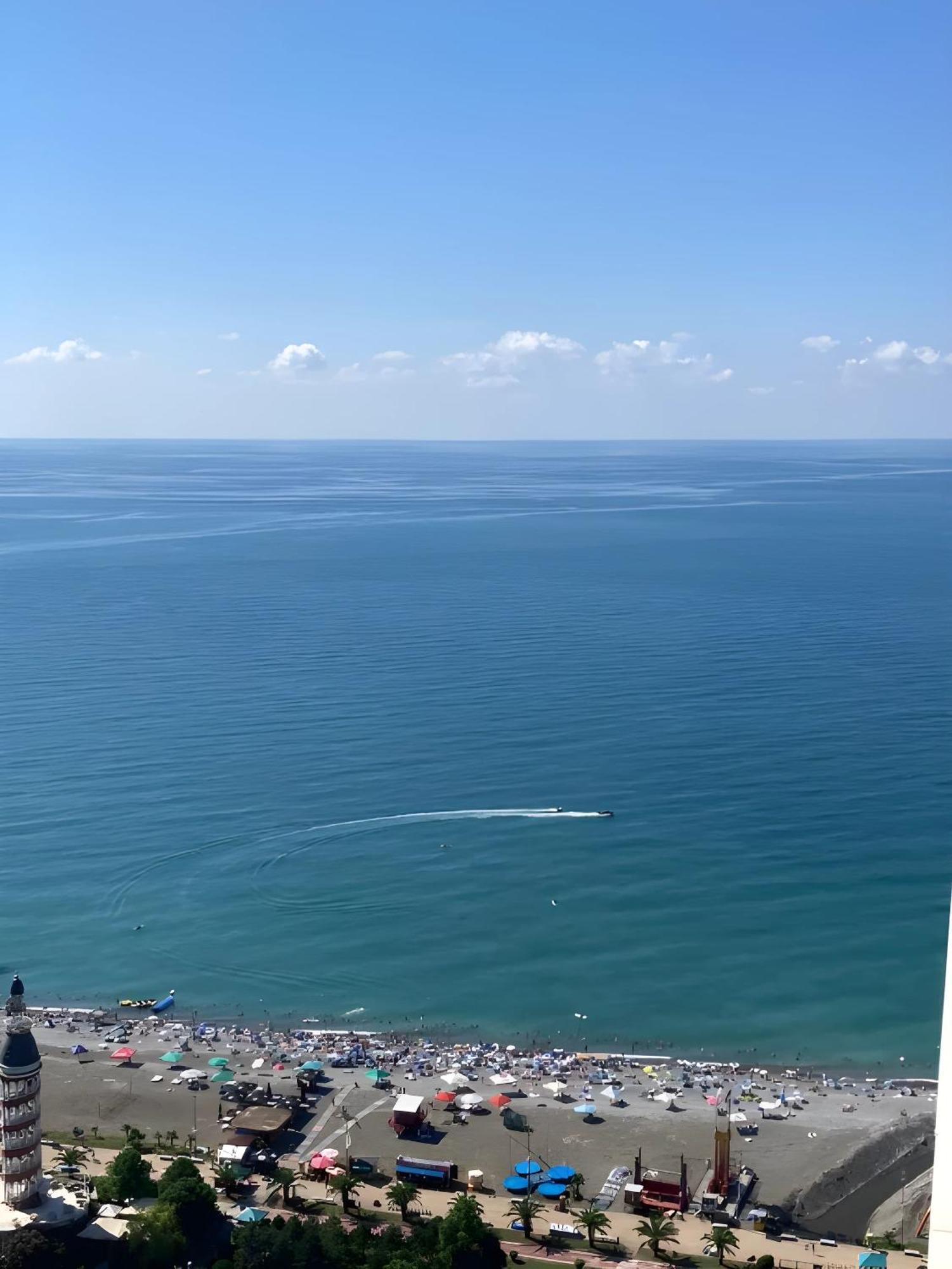 Luxury Orbi City Sea View Aparthotel 巴统 外观 照片