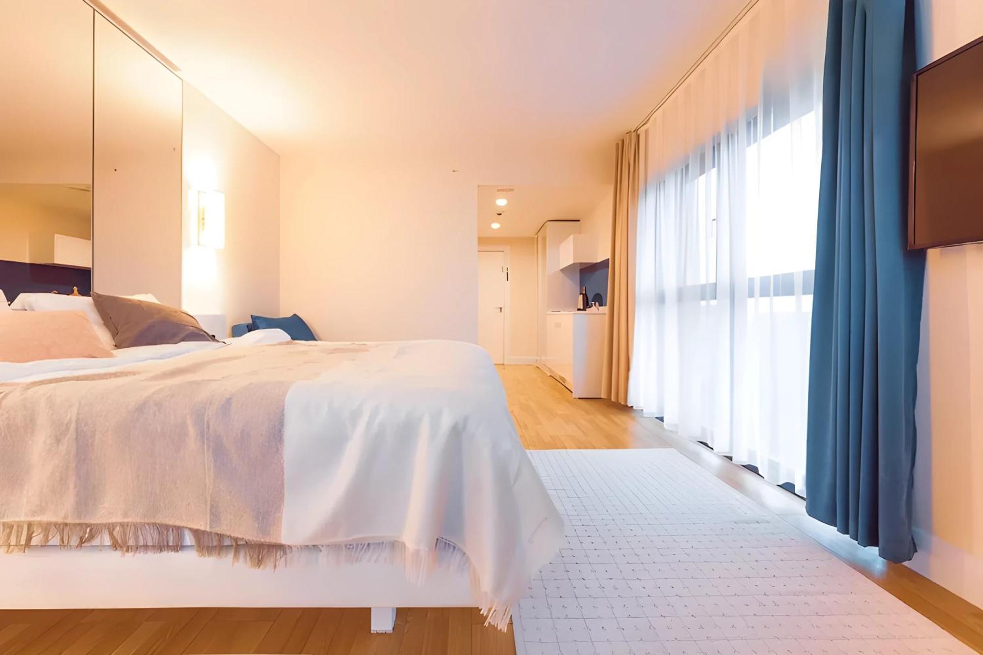 Luxury Orbi City Sea View Aparthotel 巴统 外观 照片